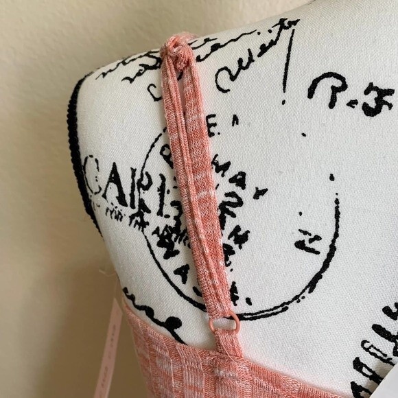 Crave Fame Peach Orange top sleeveless front twist top size M - Picture 7 of 10